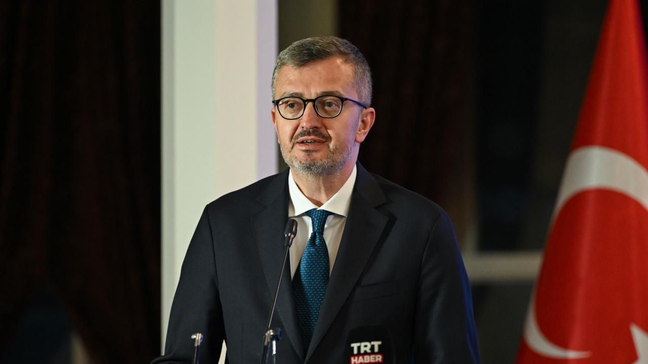 Burhanettin Duran'dan Türk Kızılay'ın 158. Yılında Anlamlı Mesaj: 'Milletimizin Vicdanı ve İyilik Hareketi'